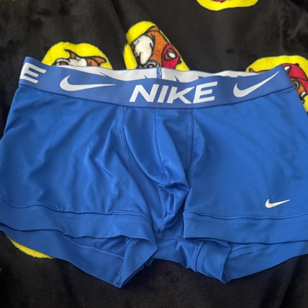 Nike Dri-FIT Blue Performance boxer briefs size medium